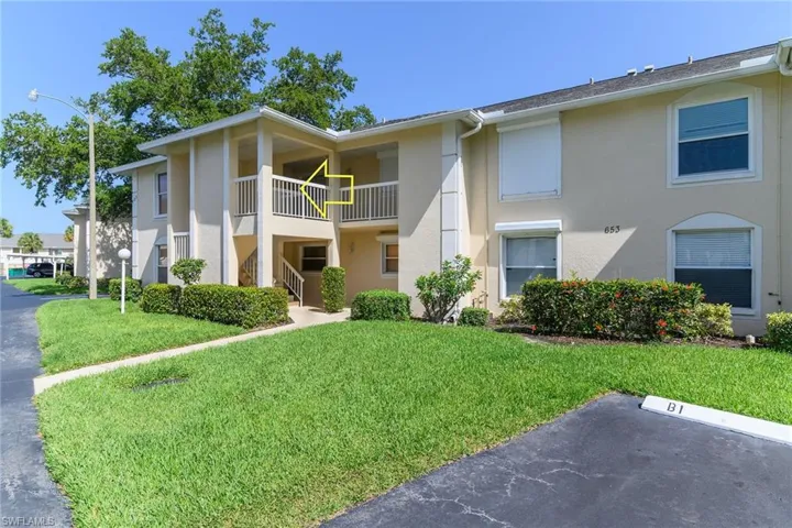 653 Squire Cir 201, Naples, Florida 34104