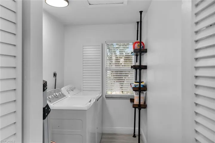 653 Squire Cir 201, Naples, Florida 34104