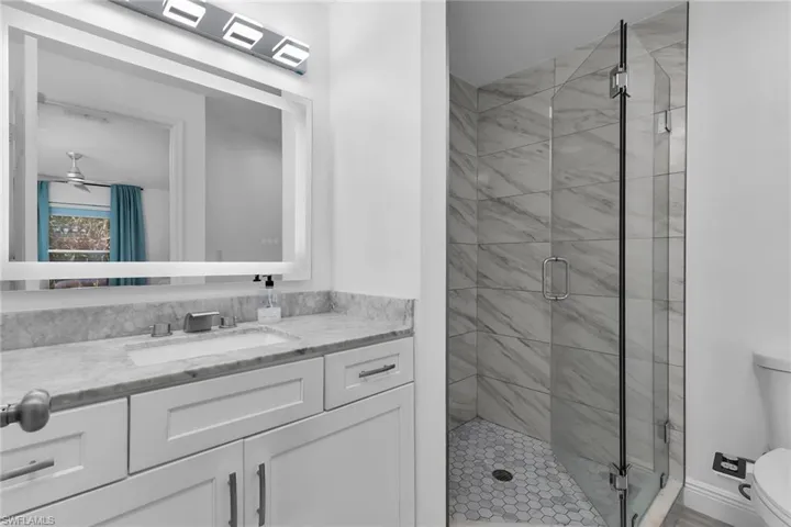 653 Squire Cir 201, Naples, Florida 34104