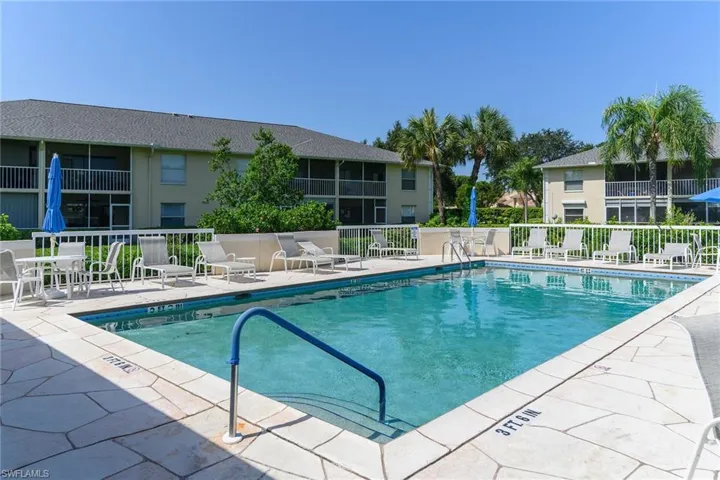 653 Squire Cir 201, Naples, Florida 34104