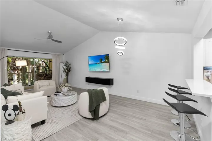 653 Squire Cir 201, Naples, Florida 34104
