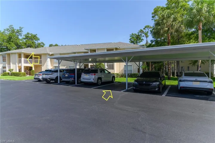 653 Squire Cir 201, Naples, Florida 34104