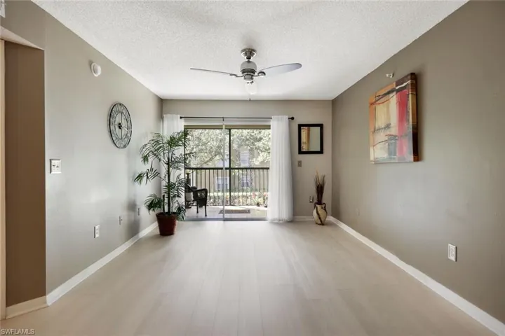 Great Room living with a Garden Tropical View