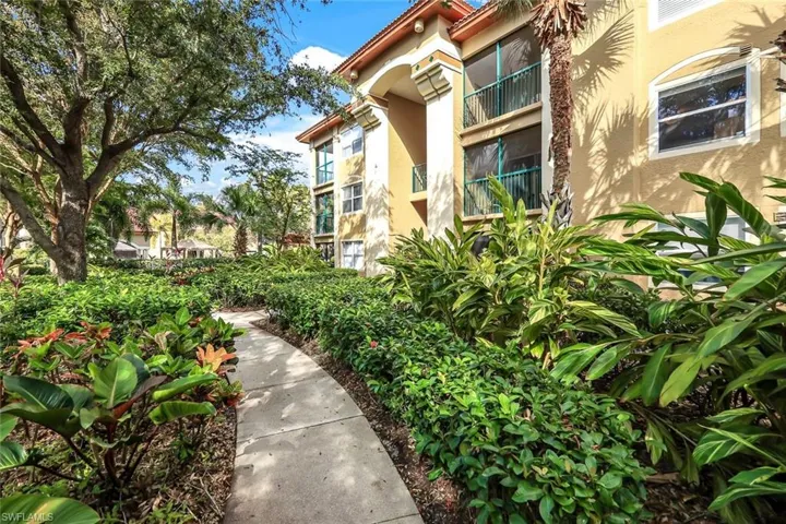 8960  Colonnades E CT, Bonita Springs, FL 34135