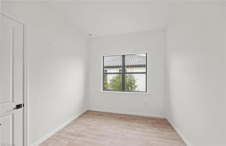 Enclosed flex room - solid doors & closet