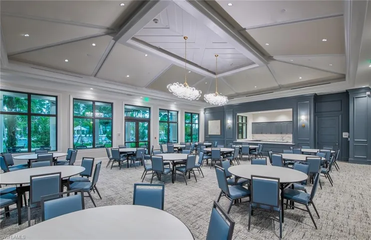 2107  Freemont  WAY, Naples, FL 34120