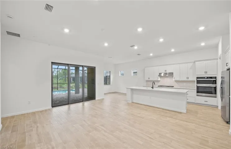 2107  Freemont  WAY, Naples, FL 34120