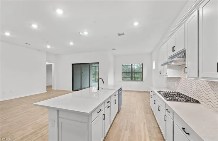 2107  Freemont  WAY, Naples, FL 34120