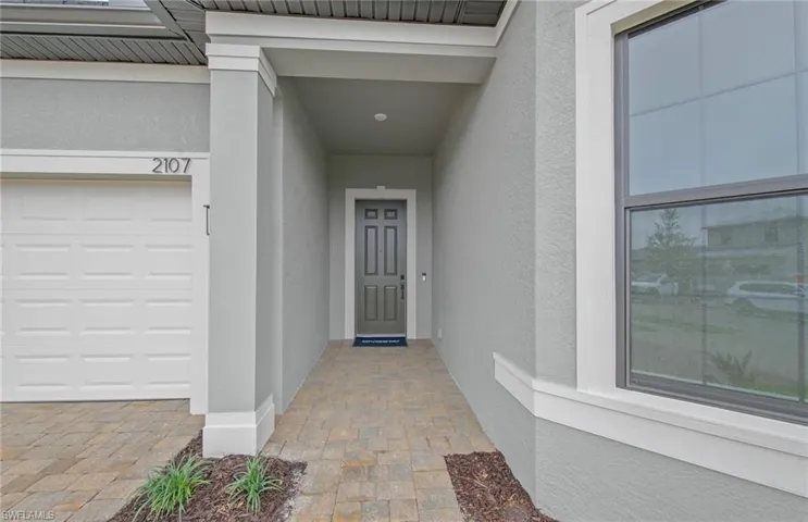 2107  Freemont  WAY, Naples, FL 34120