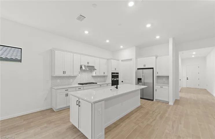 2107  Freemont  WAY, Naples, FL 34120