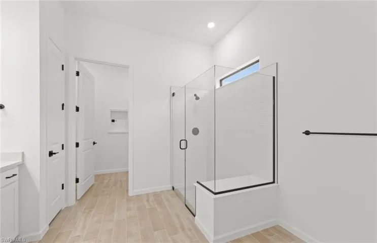 2107  Freemont  WAY, Naples, FL 34120