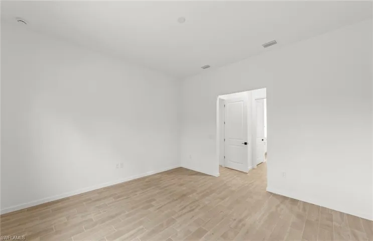 2107  Freemont  WAY, Naples, FL 34120