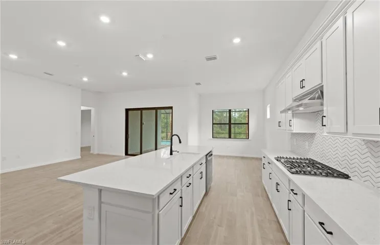 2107  Freemont  WAY, Naples, FL 34120