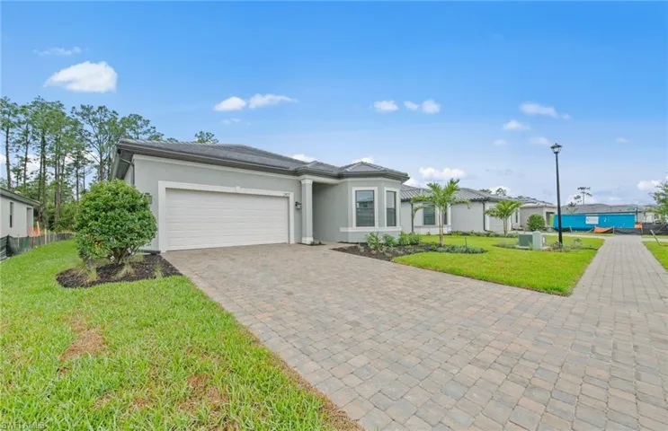 2107  Freemont  WAY, Naples, FL 34120