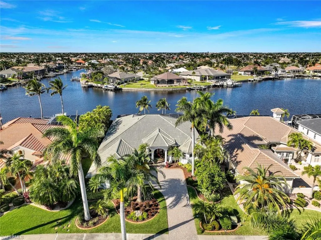 1819 Harbour CIR, Cape Coral, FL 33914,225036963