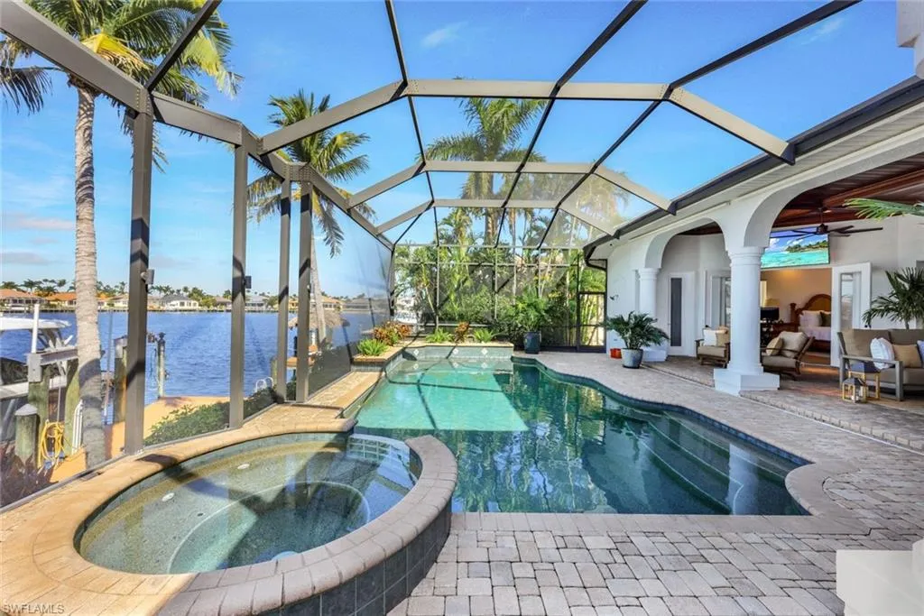 1819 Harbour CIR, Cape Coral, FL 33914,225036963