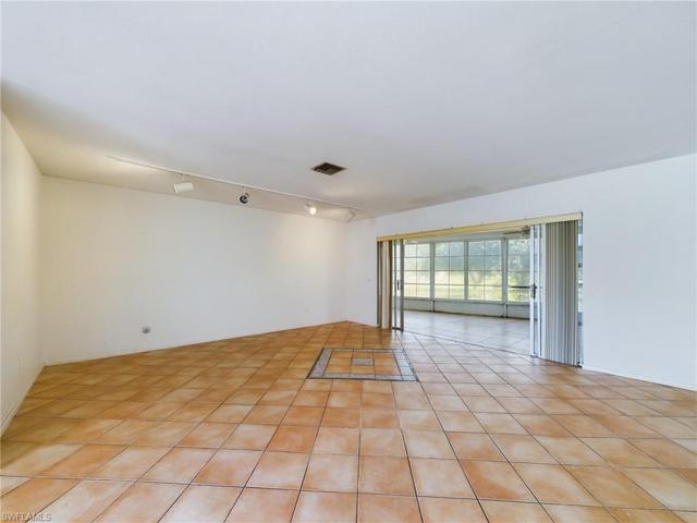 510 Robert AVE, LEHIGH ACRES FL 33936