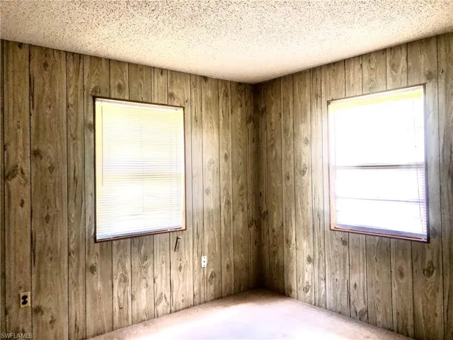 80  Vine  ST, North Fort Myers, FL 33917
