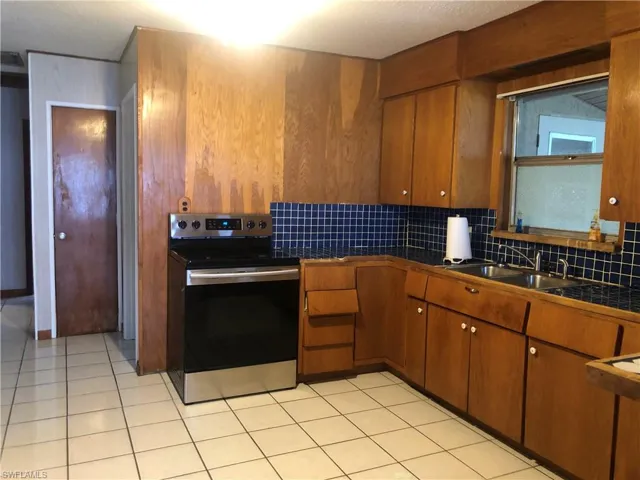 80  Vine  ST, North Fort Myers, FL 33917