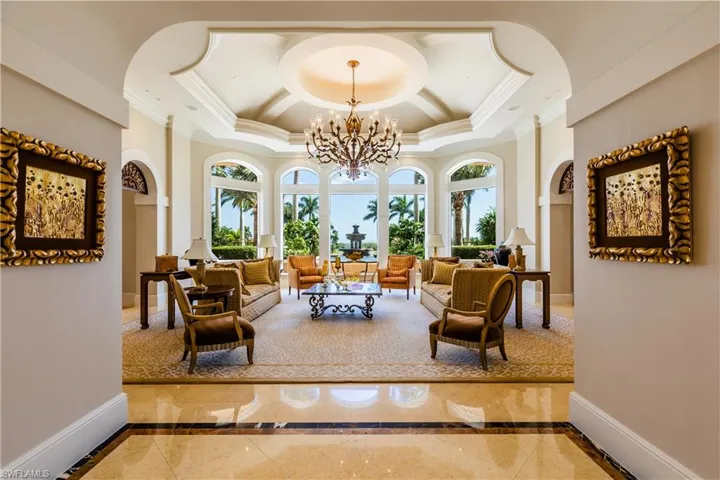 GRAND LOBBY