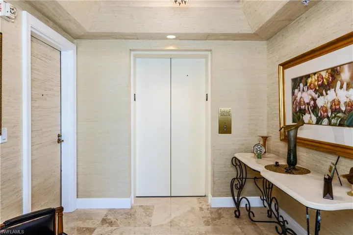 PRIVATE ELEVATOR LOBBY