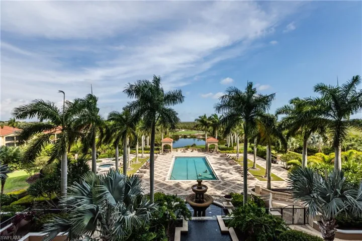 TROPICAL PARADISE