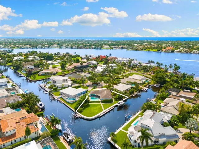 .37 Acre Intersecting Canals give big water views