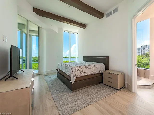 60 Seagate Dr 305, Naples, Florida 34103