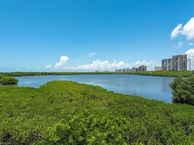 60 Seagate Dr 305, Naples, Florida 34103