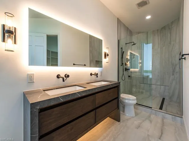 60 Seagate Dr 305, Naples, Florida 34103