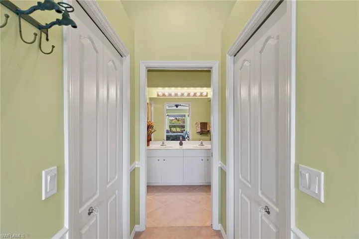 Dual master bedroom walkin closets