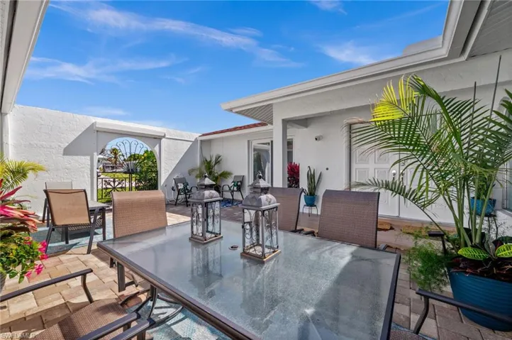 1432 Venetian Ct, Cape Coral, Florida 33904