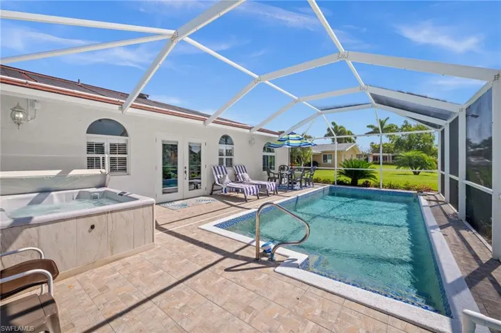 1432 Venetian Ct, Cape Coral, Florida 33904