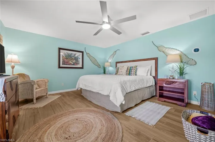 1432 Venetian Ct, Cape Coral, Florida 33904
