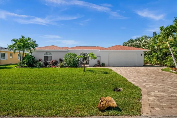 1432 Venetian Ct, Cape Coral, Florida 33904