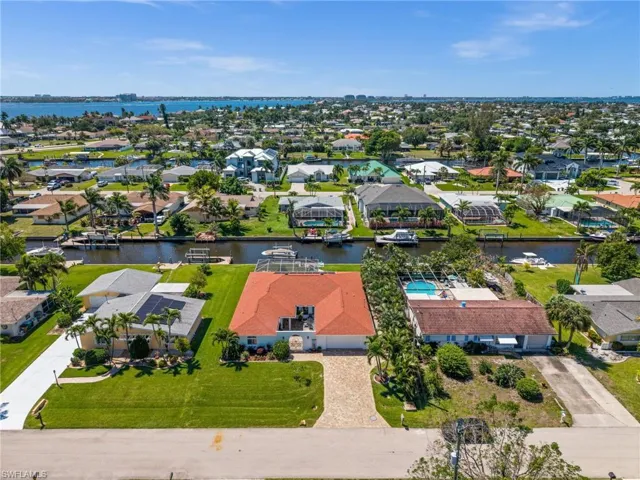 1432 Venetian Ct, Cape Coral, Florida 33904