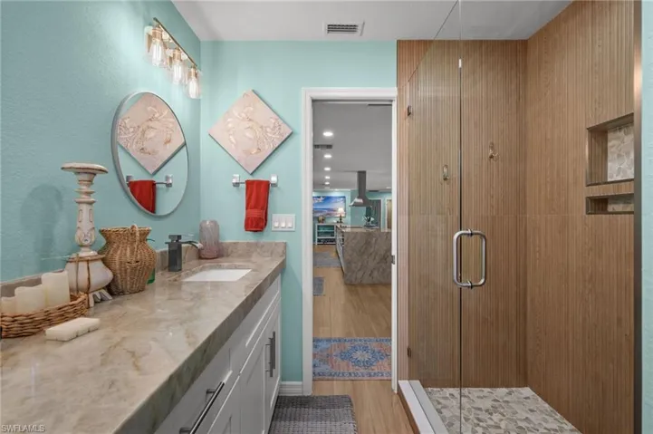 1432 Venetian Ct, Cape Coral, Florida 33904
