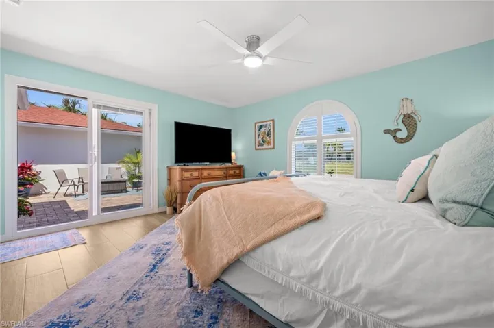 1432 Venetian Ct, Cape Coral, Florida 33904