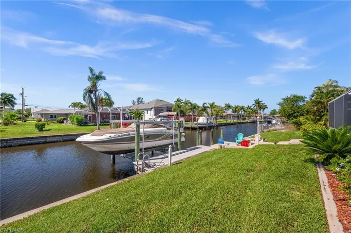 1432 Venetian Ct, Cape Coral, Florida 33904