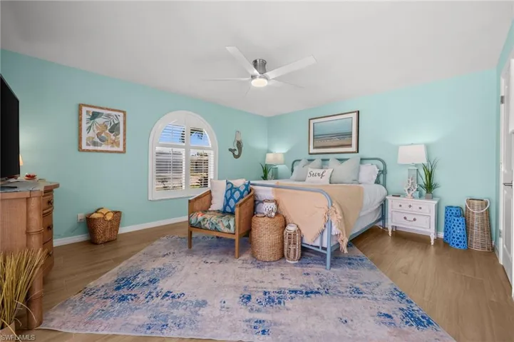 1432 Venetian Ct, Cape Coral, Florida 33904