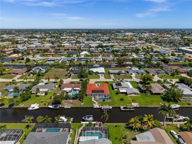 1432 Venetian Ct, Cape Coral, Florida 33904