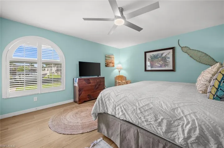 1432 Venetian Ct, Cape Coral, Florida 33904