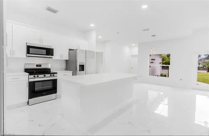 2552  56th NE AVE, Naples, FL 34120