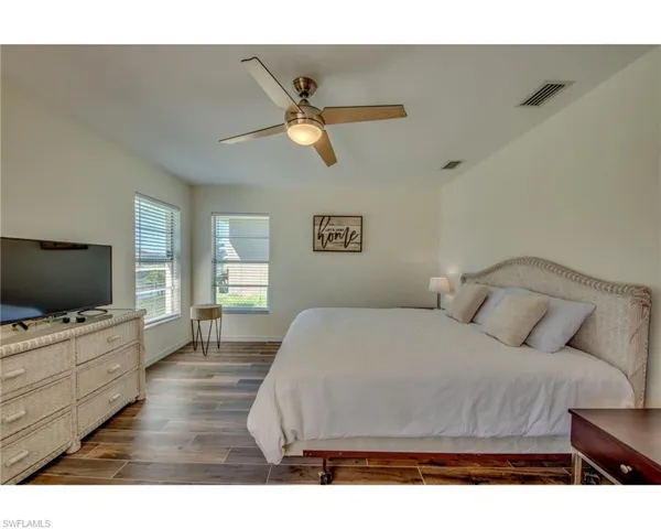 Bedroom with ceiling fan