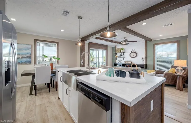 93  Poinsettia  DR, Fort Myers, FL 33905