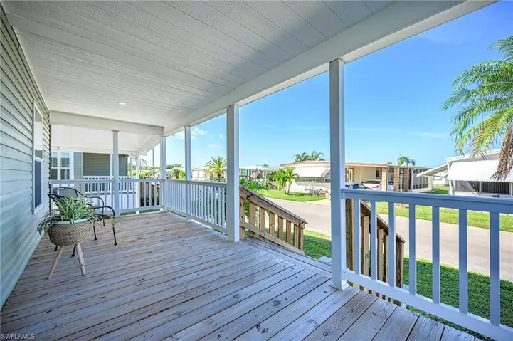 93  Poinsettia  DR, Fort Myers, FL 33905