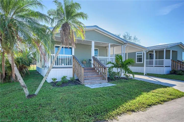 93  Poinsettia  DR, Fort Myers, FL 33905