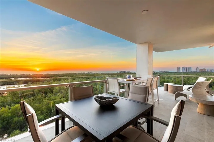 6897 Grenadier Blvd 704, Naples, Florida 34108