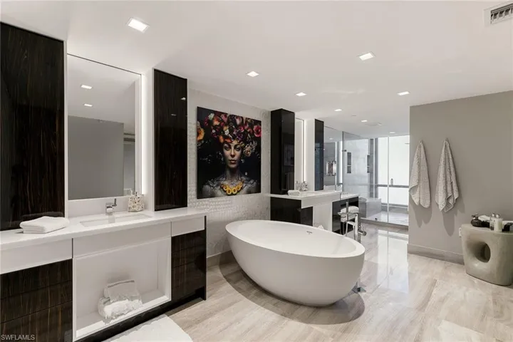 6897 Grenadier Blvd 704, Naples, Florida 34108
