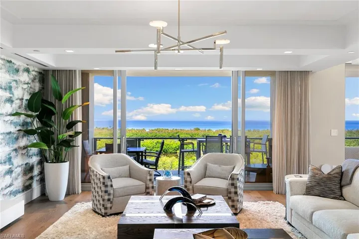 6897 Grenadier Blvd 704, Naples, Florida 34108